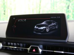 【メーカー純正ナビ】インテリアに溶け込むスタイリッシュな「専用設計」メーカーナビを装備♪視認性や操作性など基本性能にも優れ、より上質なカーライフをお楽しみいただけます。