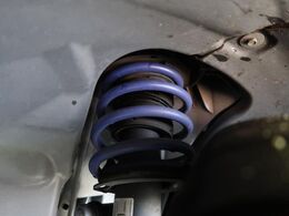 【H＆Rダウンサス】ローダウン済みのお車で、スタイリッシュな見た目となっております。車両の重心が下がる事で、走行時の安定性も向上します♪