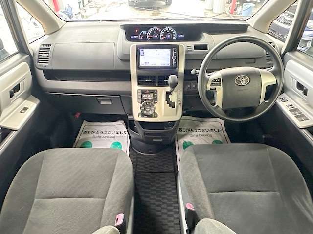 運転席廻りの画像です！操作スイッチ類も比較的に綺麗な状態です♪他に詳細画像をご希望の方はこちら！【1st@e-g-a.co.jp】へご連絡ください！