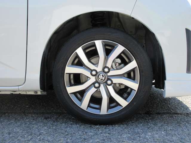 遠出も安心ナビゲーション付き！出先で停車して地図を拡げる事も、目的地になかなか着かず喧嘩する事も、もうなくなりますね。目的地まで画面と音声で案内してくれますので、道も迷わず安心です！
