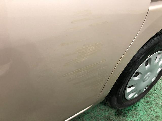 左リアドアに擦り傷があります