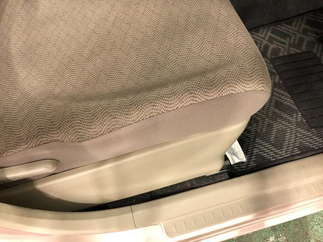 室内に特に気になる使用感はありません。ハンドルの指のかかるところも良好です♪