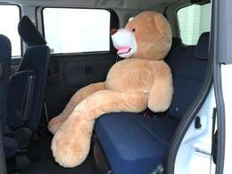 当社スタッフの岩浜くん（身長約160cm）に実際に乗車してもらいました。サイズ感の参考にぜひご覧ください。