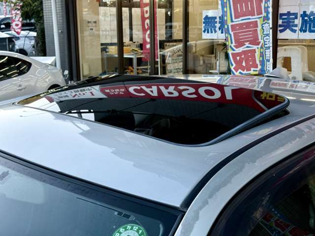 希少なサンルーフ付！