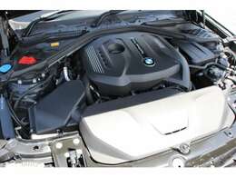 変更後新エンジン！2000cc直噴BMWツインパワーターボ・ガソリンエンジン搭載モデル！燃費良好！環境性能に優れております！ツインパワーターボ化により、走行性能にも優れております！