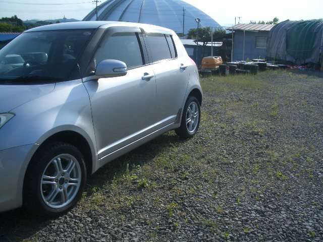 気になる車両のここが知りたい！聞きたい！スタッフが現車を確認致します。お気軽にお電話ください。（例・シートの色が知りたい。装備について聞きたい。タイヤのサイズが知りたい。etc..）