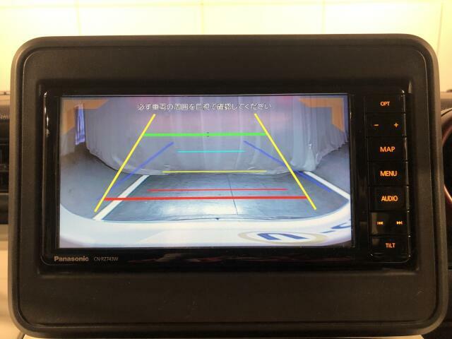 車庫入れや縦列駐車に威力を発揮するバックモニターを装備！！一度使うと手放せません！！