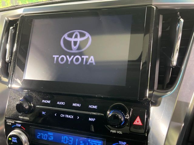 【メーカー純正ナビ】インテリアに溶け込むスタイリッシュな「専用設計」メーカーナビを装備♪視認性や操作性など基本性能にも優れ、より上質なカーライフをお楽しみいただけます。