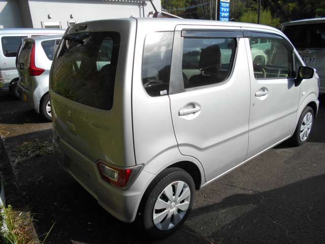 支払い総額で乗れます。新規車検取得します。（車検期間は　2年）またそのさいの自賠責保険・各種税金など全て含みます。支払い総額に含まれない費用陸送費用などお客様のご要望による費用