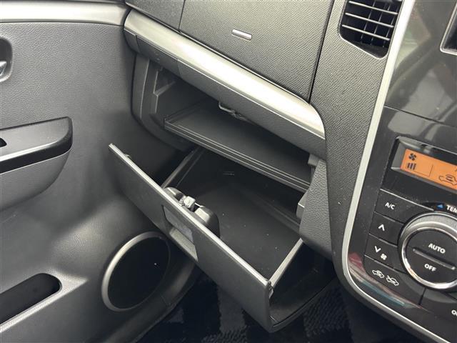 せっかく見つけたお気に入りの1台を遠いからとあきらめてほしくない！遠方でも陸送納車承れます。