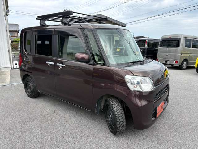 純正ワイドバイザー付きです。運転席後ろのスライドドアは、手動です。