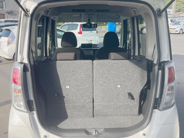 後席を格納すると、これだけの広さが！シーンに合わせたシートアレンジで、大きな荷物も積むことが出来ます♪