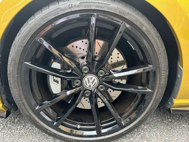 左フロント。ガリ傷なし。