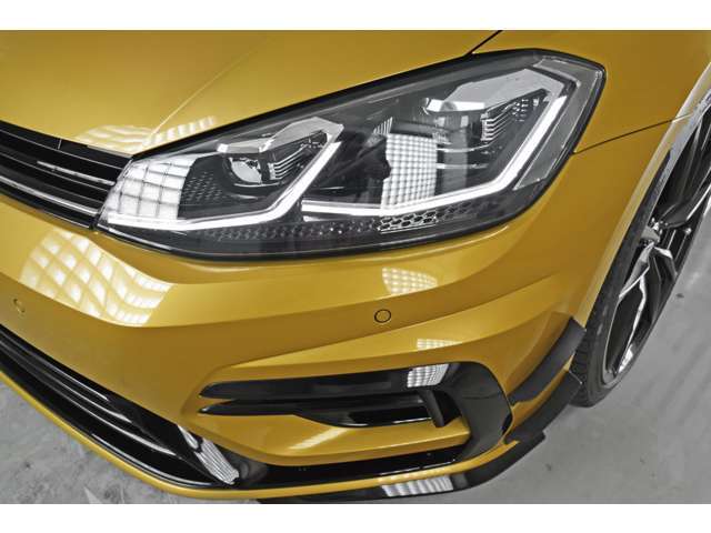 ヘッドライトもとても綺麗な状態です♪