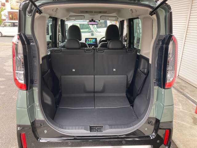 トランクも広々♪たくさん荷物が乗せれてとても便利です。