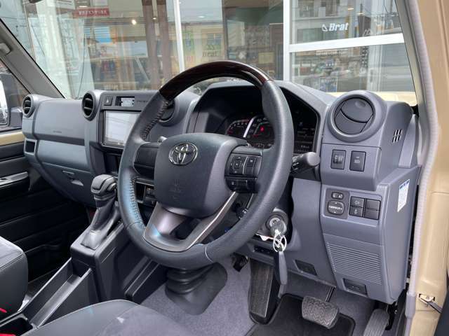 ★当社は、新車、中古車注文販売、整備、車検、修理板金、塗装、買い取り、ボディーコーティング加工、各種ドレスアップパーツに至るまで、幅広く行っています★