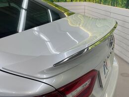 【モデリスタエアロ】人気のモデリスタエアロを装着！クルマの外観がよりスタイリッシュになり、街中で存在感あふれる1台に♪将来買い替える時にもリセールに影響しやすく、価値ある人気の装備です！