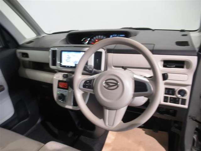 見通しのよいすっきりとした視界で、誰でも運転しやすいです。運転のしやすさは疲れにくさにも繋がりますよ♪