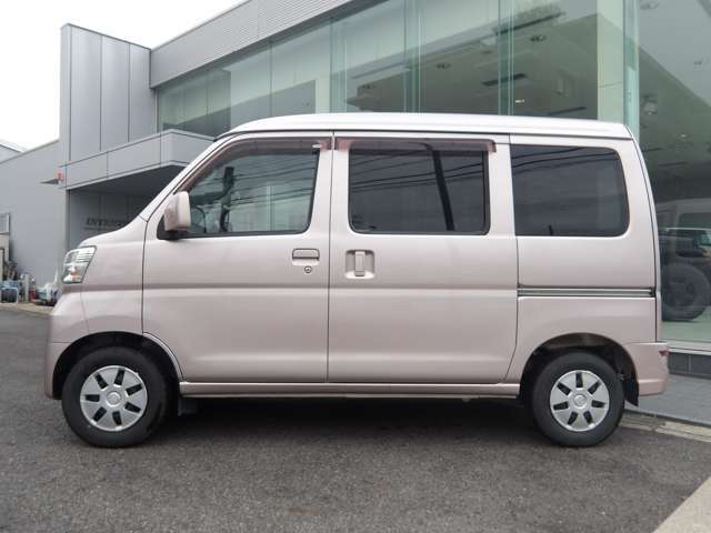 大好評ボディーへのガラスコーティング施工承ります☆ご納車でキレイなのは当たり前♪その後のお手入れは水洗いでOK！いかに良い状態を保つかがカギ☆純正や社外パーツ等も取り寄せ・取付可能☆