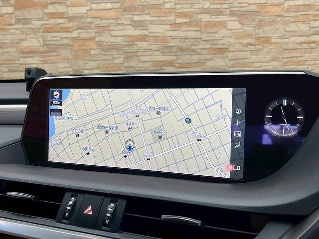 【純正メーカーナビ】装備でフルセグTV視聴やBluetooth等充実装備。