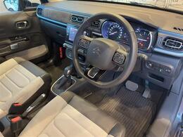 ■当店では全車展示前に車内クリーニングを実施しています。フロアマットからパネル類まで綺麗に清掃して御座いますので、ご安心下さい。