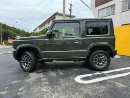 ジムニーJB64WのグレードXC＆4AT車です！納車時には外装の磨きを施工します！購入時にカスタム等のご相談も可能です！コンプリートベースやカスタムベースとしてもいかがでしょうか！