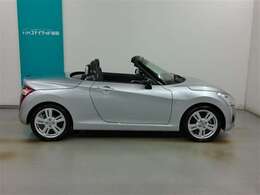 アクティブルーフをオープンさせてのドライブは気持ち良さそうですね。