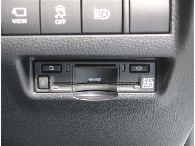 ETC車載器付きです。高速道路の料金所もスムーズに通過できます。