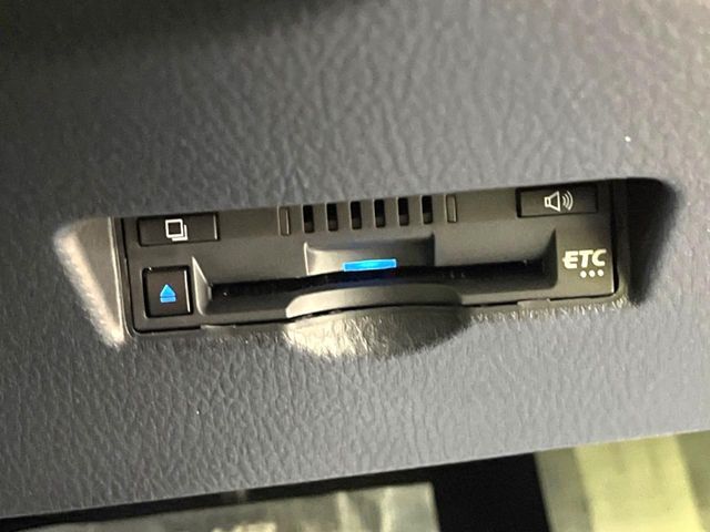 【ETC】高速道路の料金所をストレスなく通過！話題のスポットやサービスエリアに多い「スマートIC」利用時は必須のアイテムです。当店でセットアップを実施、ご納車当日からすぐにご利用いただけます！