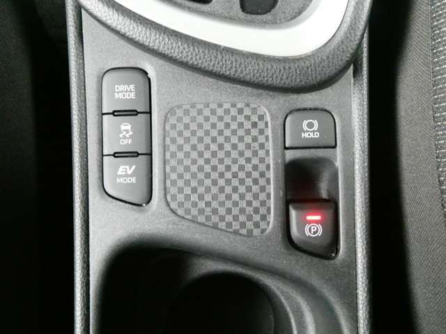 ★販売は勿論の事・買取・板金・車検・日常のメンテナンスから修理や保険、例えば事故を起こした後の対応等まで幅広くご相談に応じます！お気軽にスタッフまで★