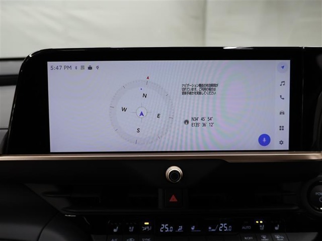 【ディスプレイオーディオ（コネクティッドナビ対応）】12.3インチHDディスプレイです。コネクティッドナビはご契約を頂くと2028年3月31日まで無料でご利用いただけます。