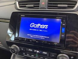 【純正ナビ】人気の純正ナビを装備。オーディオ機能も充実しており、Bluetooth接続すればお持ちのスマホやMP3プレイヤーの音楽を再生可能！毎日の運転がさらに楽しくなります！！