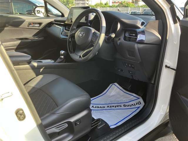 見通しのよいすっきりとした視界で、誰でも運転しやすいです。運転のしやすさは疲れにくさにも繋がりますよ♪