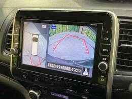 【全方位モニター】専用のカメラにより、上から見下ろしたような視点で360度クルマの周囲を確認することができます☆縦列駐車や幅寄せ時に活躍してくれます♪