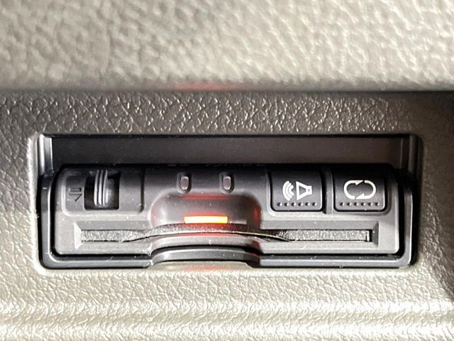 【ETC】高速道路の料金所をストレスなく通過！話題のスポットやサービスエリアに多い「スマートIC」利用時は必須のアイテムです。当店でセットアップを実施、ご納車当日からすぐにご利用いただけます！