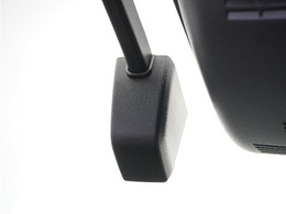 ◆ドライブレコーダー◆映像・音声などを記録する自動車用の装置です。　もしもの事故の際の記録はもちろん、旅行の際の思い出としてドライブの映像を楽しむことができます。