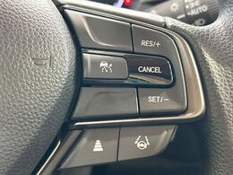 【アダプティブクルーズコントロール】高速道路での長距離走行が楽に！！自動で速度を保つクルーズコントロールが、衝突軽減システムと連携し、前方の車両を感知して車間を保つように速度調節してくれます！！