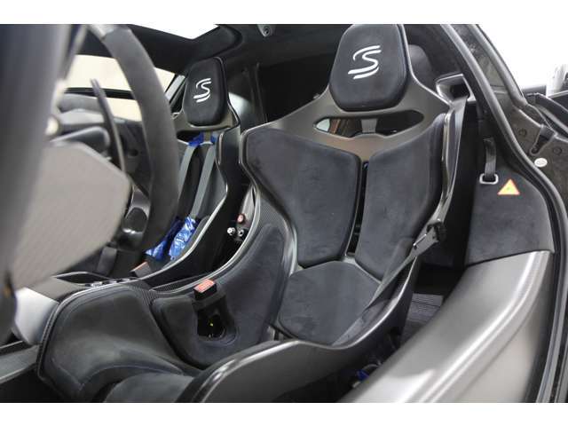 正規ディーラー車　世界限定500台　センターロックホイール　フロントリフト