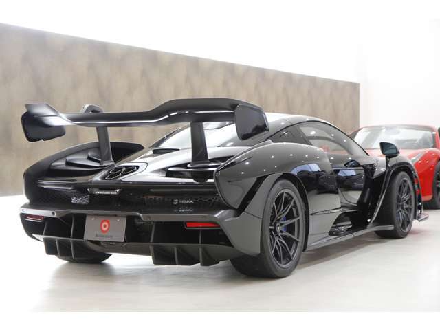 正規ディーラー車　世界限定500台　センターロックホイール　フロントリフト