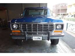 1978モデルのみ採用された、丸目のフロントマスク。