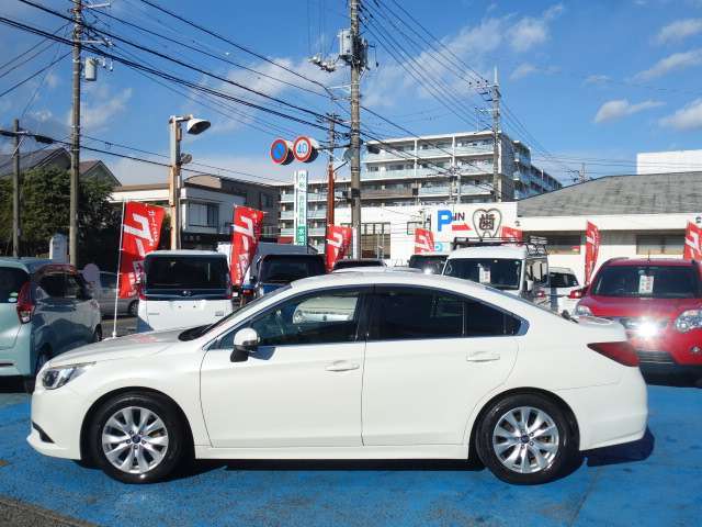 全車3ヶ月3，000kmの保証付き！また別途有料にて、国産車なら最長3年まで保証延長が可能です。保証内容や別途費用についてはスタッフまでお問い合わせください。