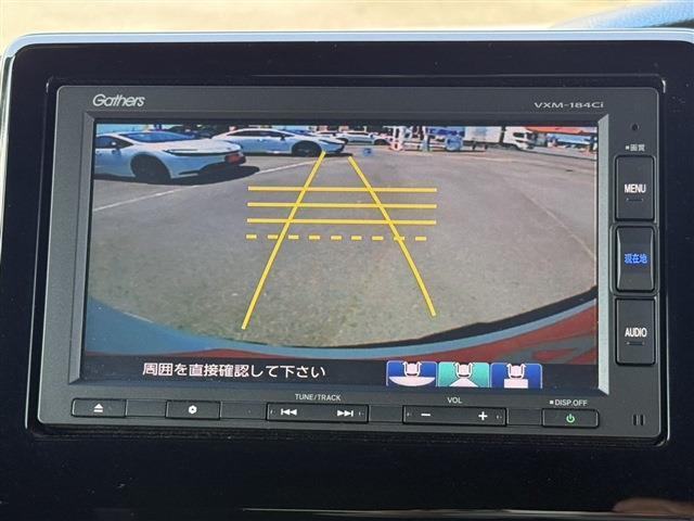 【バックモニター】駐車時に後方をリアルタイムで確認できます！大型商業施設などでの駐車時や、夜間のバック時に大活躍です。運転スキルにかかわらず、今や必須アイテムの一つです♪