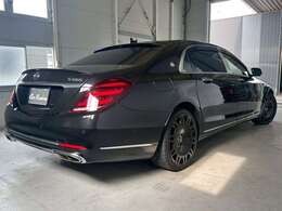 【鈑金・修理】小さなキズ・ヘコミから、大きな事故修理まで！一台一台丁寧に仕上げます。お車をお預かりしている間、代車を無料でお貸しいたしますので、安心してお任せください。