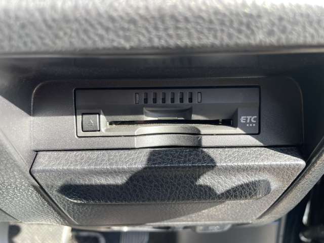 【ETC】今や必需品とも言えるETC、高速道路料金所をスムースに通過出来ます。