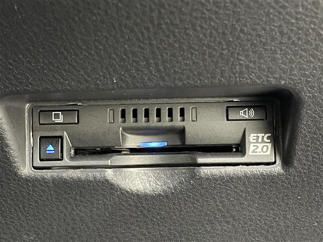◆【ETC】有料道路を利用する際に料金所で停止することなく通過できる、ETC車載器（ノンストップ自動料金収受システム機器）が装備されています。セットアップを行うことで利用可能になります。