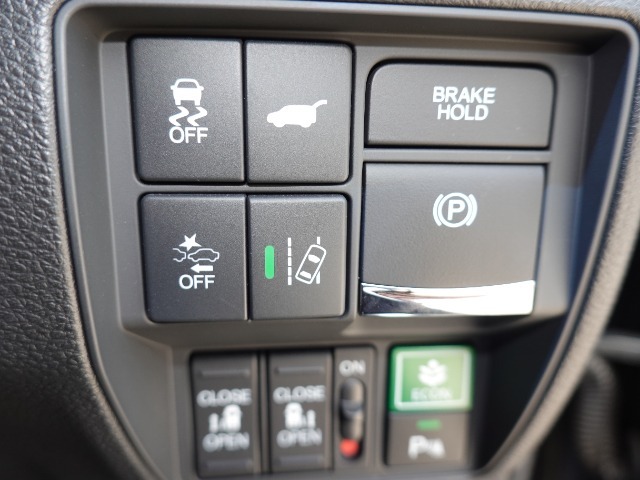 運転席左側下部リアゲートオープンスイッチ等