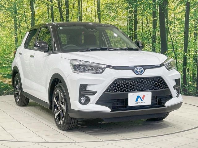 大好評のボディコーティング「弾スプラッシュコート」もご納車までに施工可能。通常のガラスコートと異なる、耐久年数6年の無機質ガラスコーティングが、ボディをキレイな状態に保ってくれます。