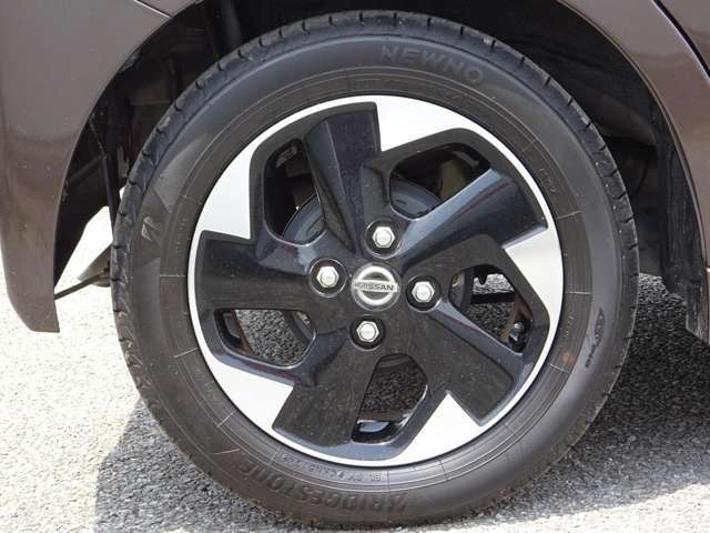 【タイヤ】　【純正14インチアルミホイール】《155/65R14》専用のアルミなのでお車のイメージぴったりですね！