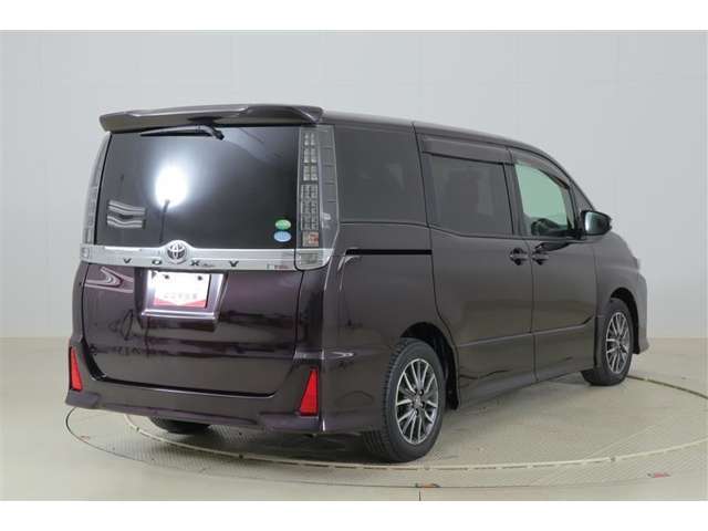 トヨタ認定中古車「点検整備付き・ロングラン保証（安心）・車両検査証（トヨタ認定検査員が発行）」