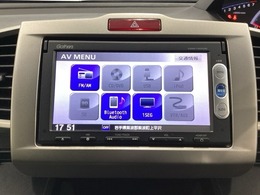 ナビゲーションはワンセグTV対応のGathers純正メモリーナビを搭載しています。Bluetoothオーディオ機能がありますので、スマートフォンなどの音楽も再生できます。